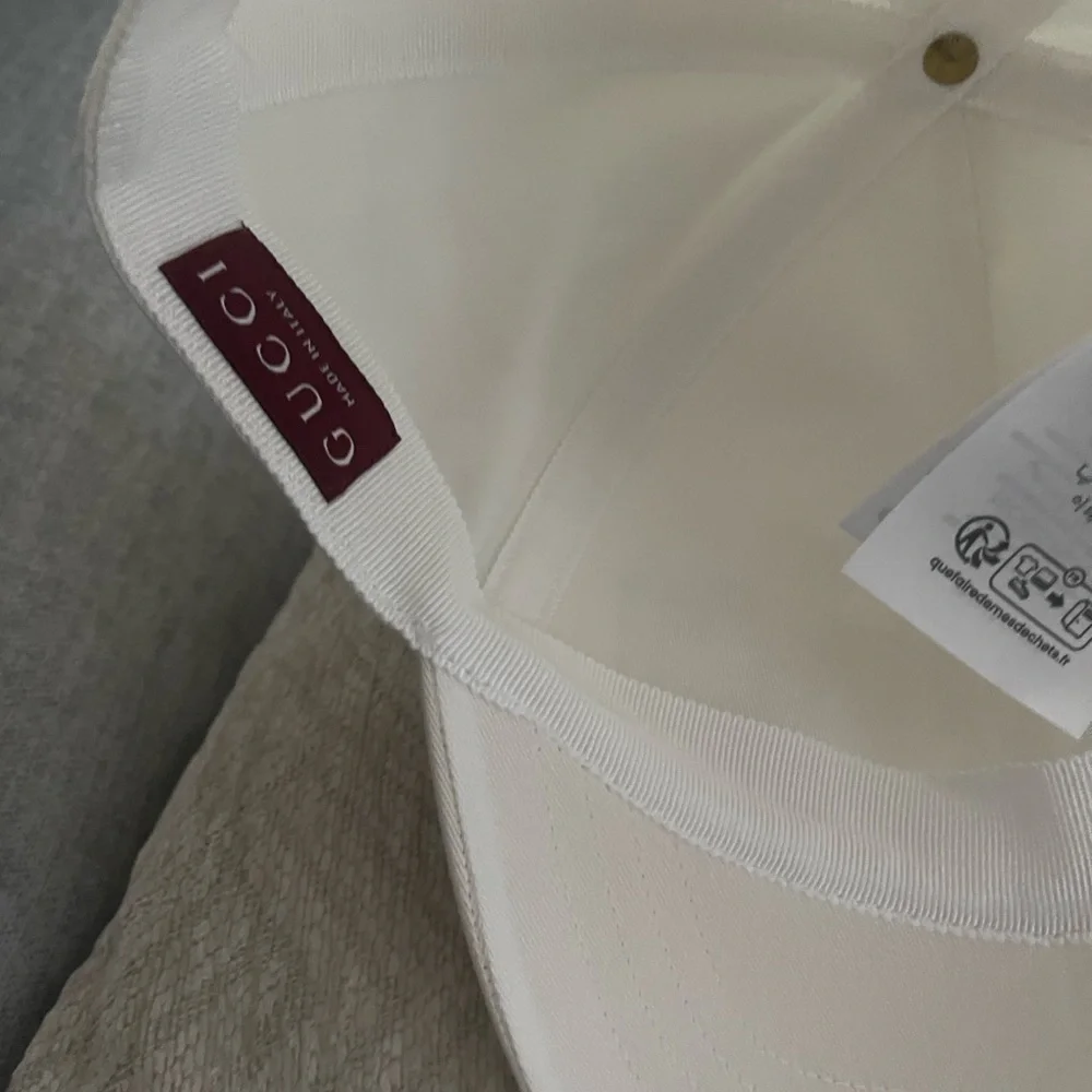 AUTHENTIC Gucci Cap with Multicolor Logo